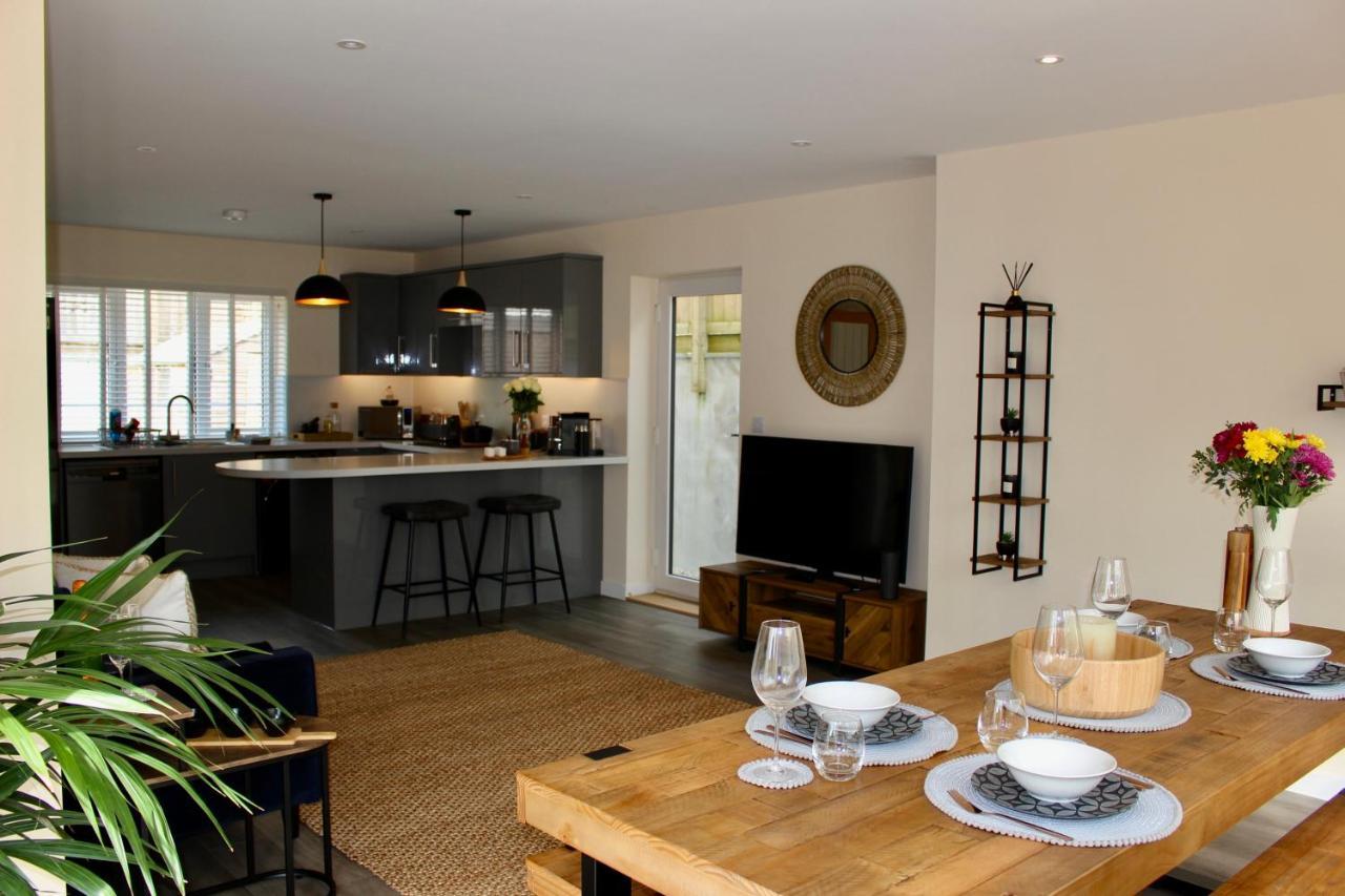 No 1 The Paddock - Spacious Holiday Home With A Hot Tub Bude Exterior photo